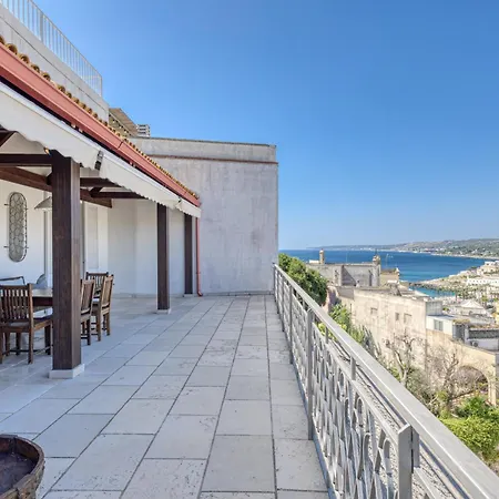 Blu La Patronale * Castro (Lecce)